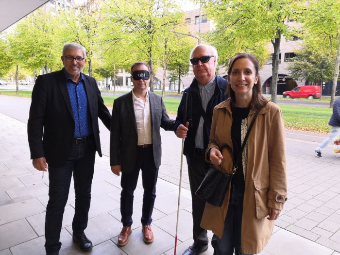 Photo de groupe : De gauche à droite : Saïd YAHIAOUI (intervenant pour le cycle de direction générale de l’INET), Maxence CHORVOT (conseiller formation à l’INET), Gabriel REEB, Président de c'cité, Anne-Gaëlle BARTOS, Directrice de c'cité